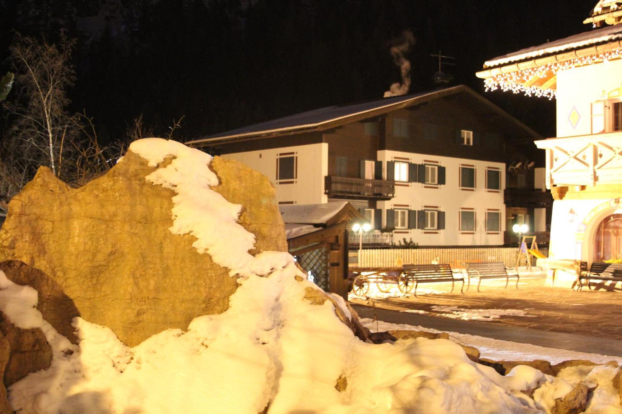 Appartamento Niki Campitello Campitello di Fassa Luaran gambar