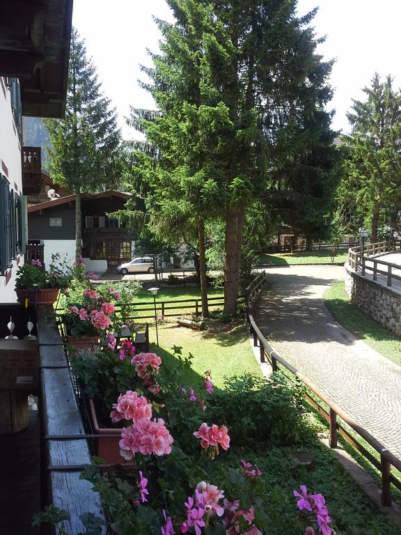 Appartamento Niki Campitello Campitello di Fassa Luaran gambar